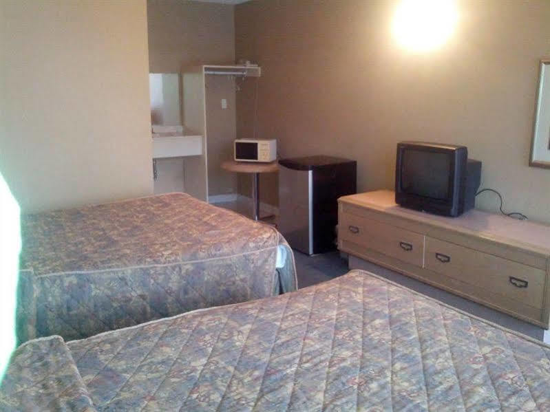 Hotel Rodeway By The Falls Niagara Falls
